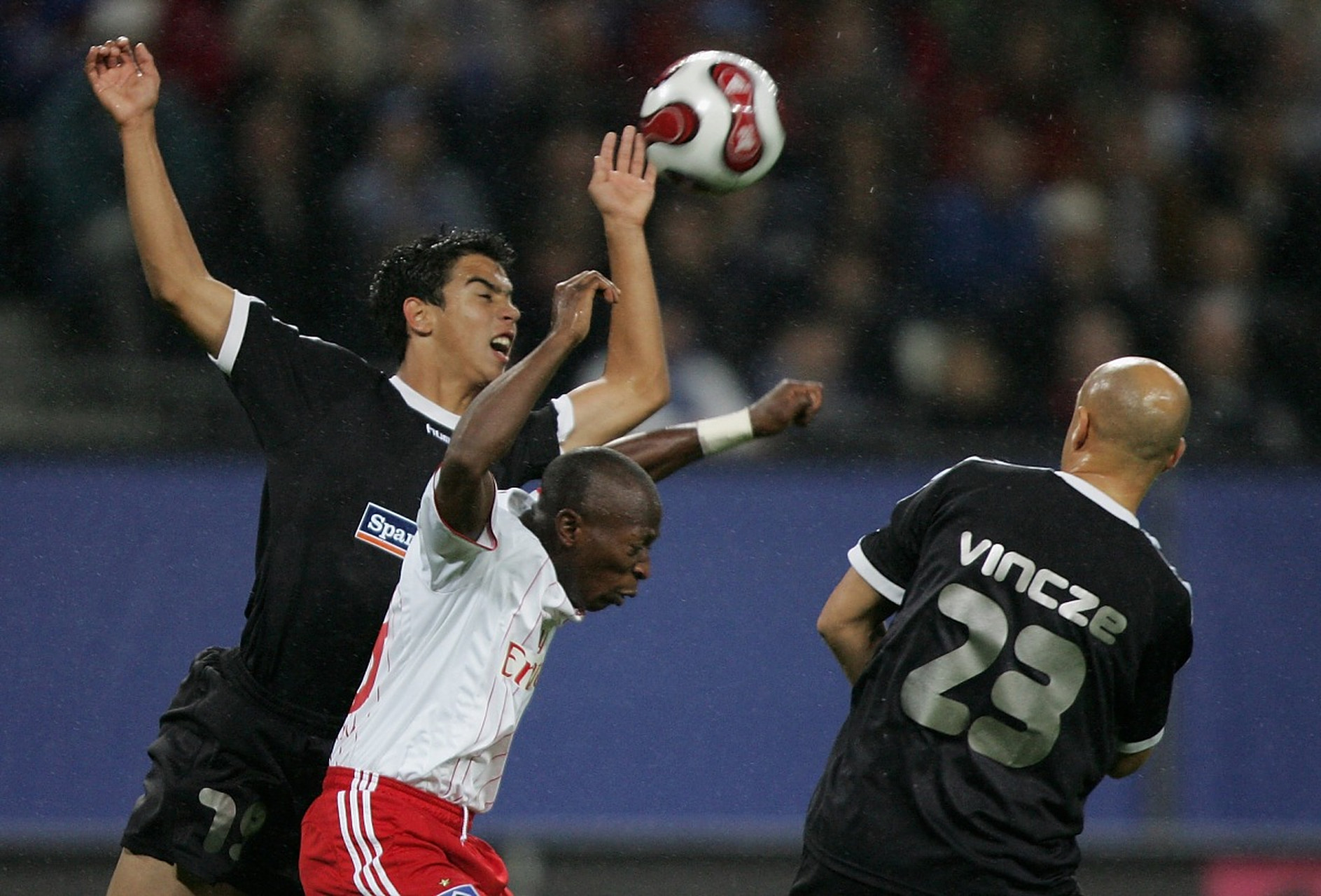 汉堡队客场大胜,球员表现出色 汉堡队客场大胜,球员表现出色