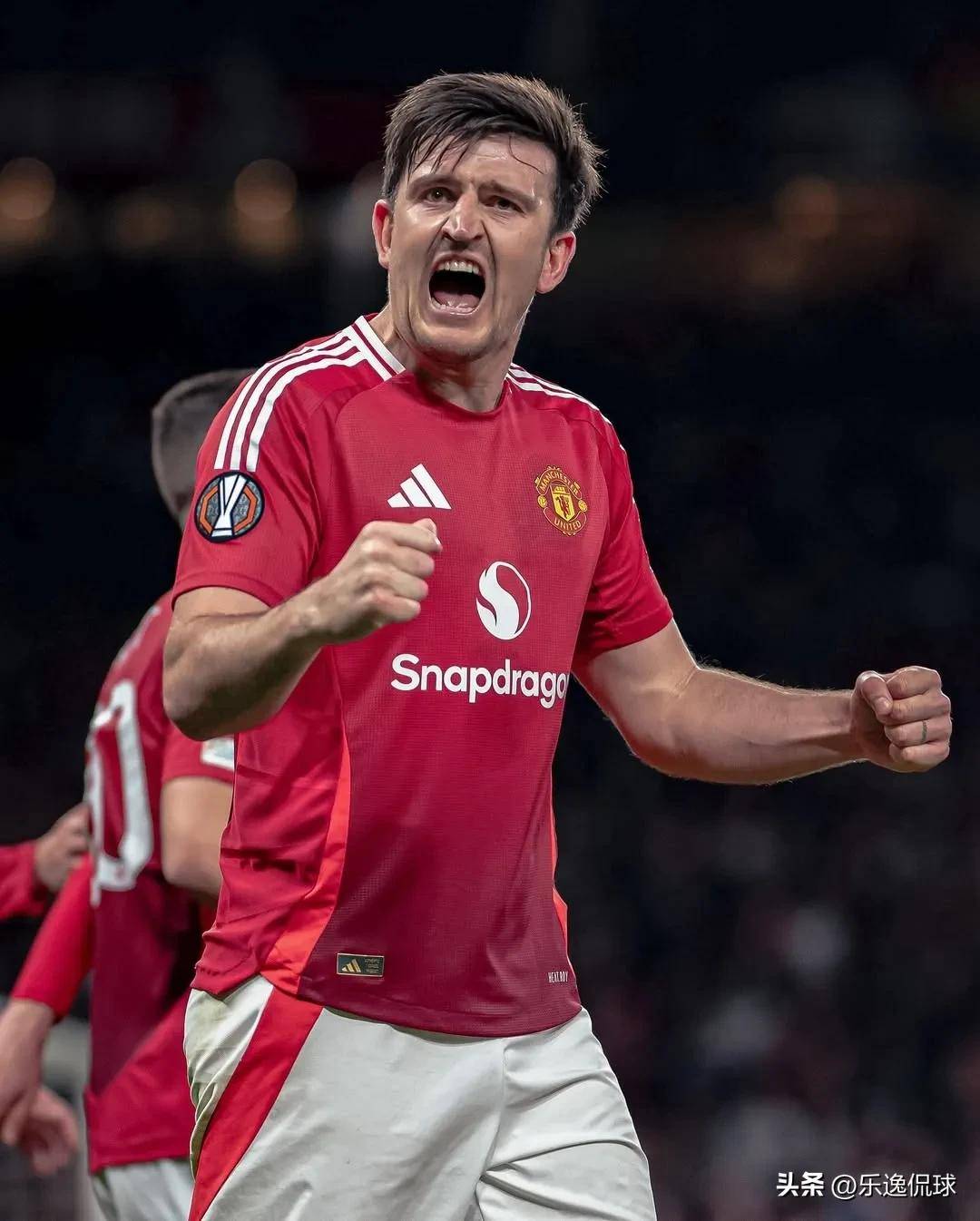 曼联逆袭拯救存亡,力压对手晋级四强 曼联逆袭拯救存亡,力压对手晋级四强