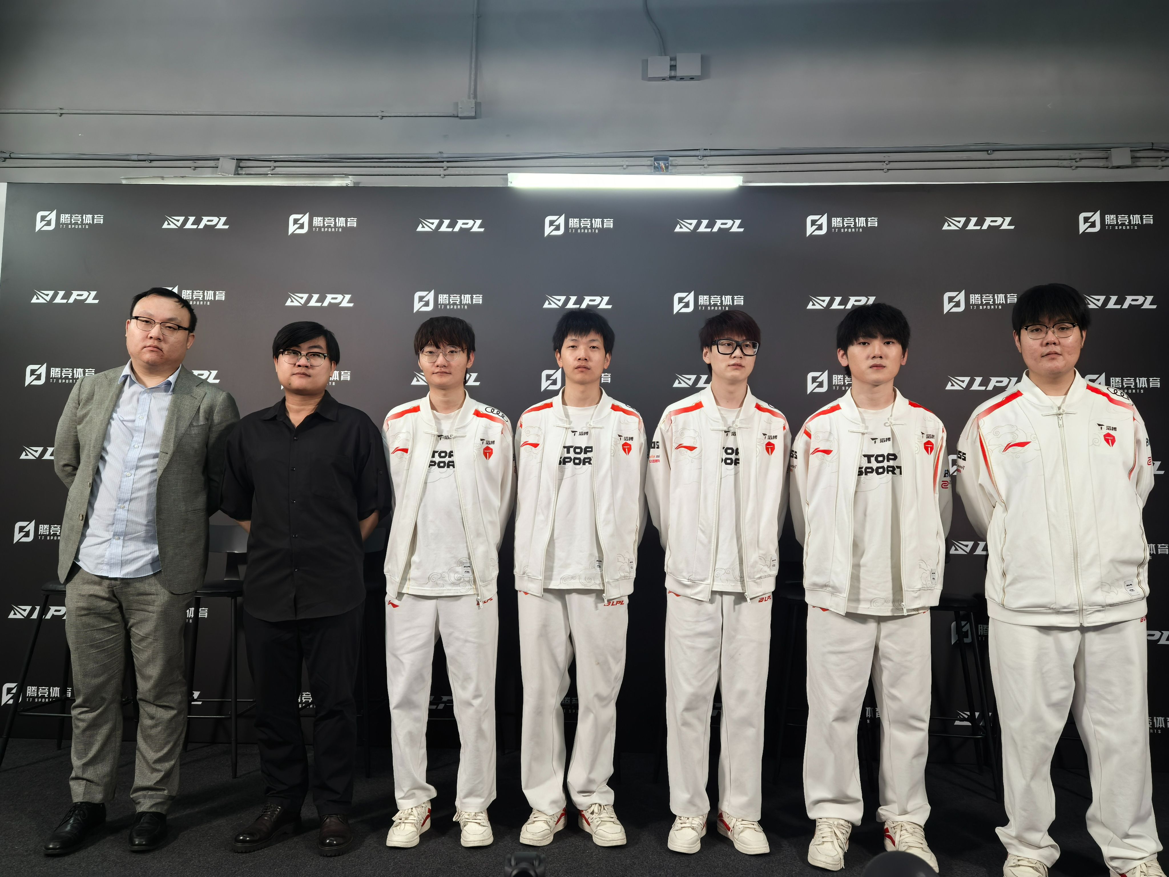 关于MAD险胜LGD,JackeyLove操刀奇招英雄翻盘峡谷大战2025世界赛,让粉丝疯狂欢呼的信息 关于MAD险胜LGD,JackeyLove操刀奇招英雄翻盘峡谷大战2025世界赛,让粉丝疯狂欢呼的信息