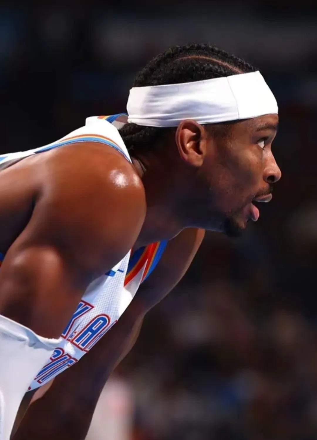 雷霆争议判罚不利主场失利,保罗砍29分表现出色 雷霆争议判罚不利主场失利,保罗砍29分表现出色