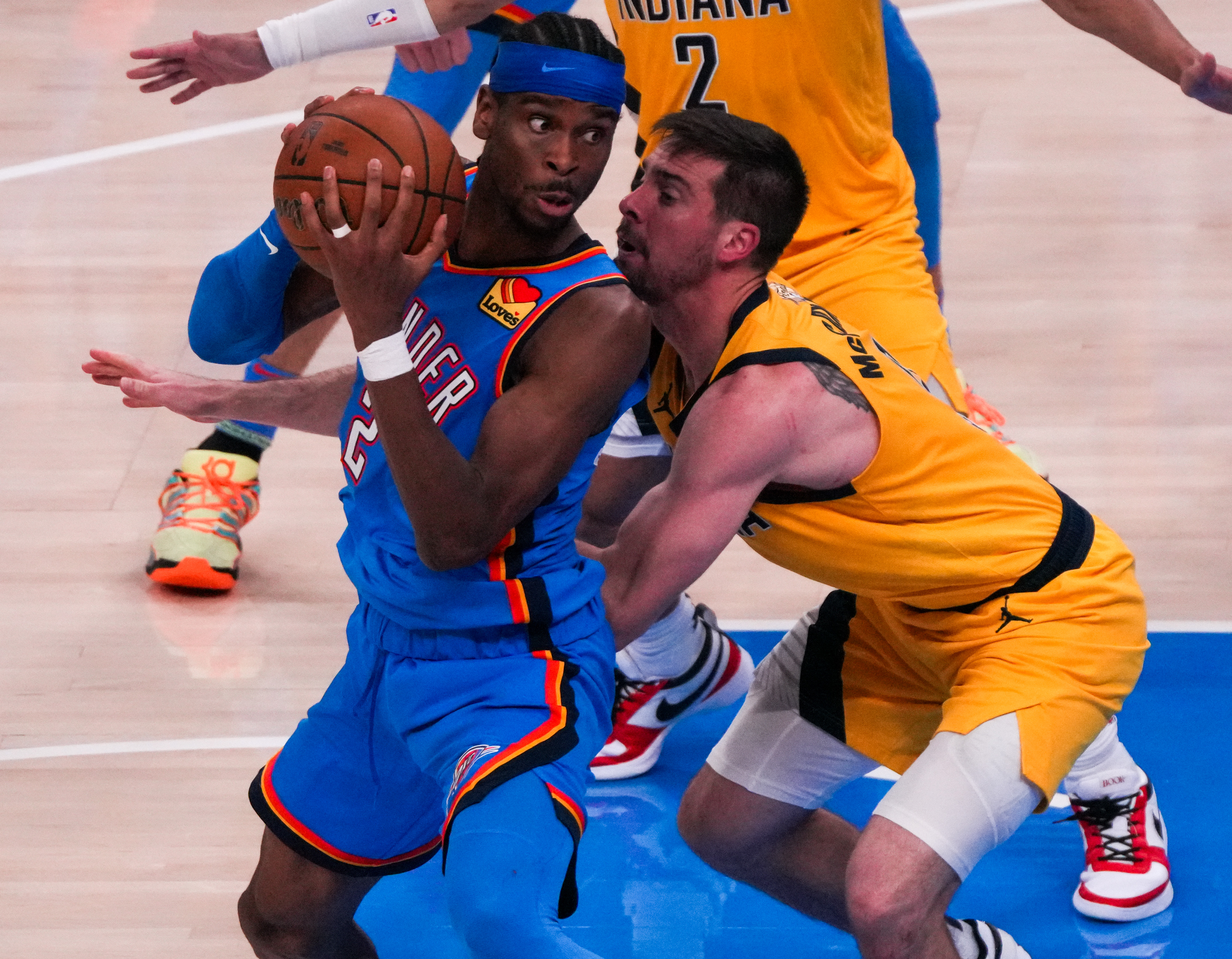 开云APP-巨人战胜雷霆，小乔丹抢篮板成关键