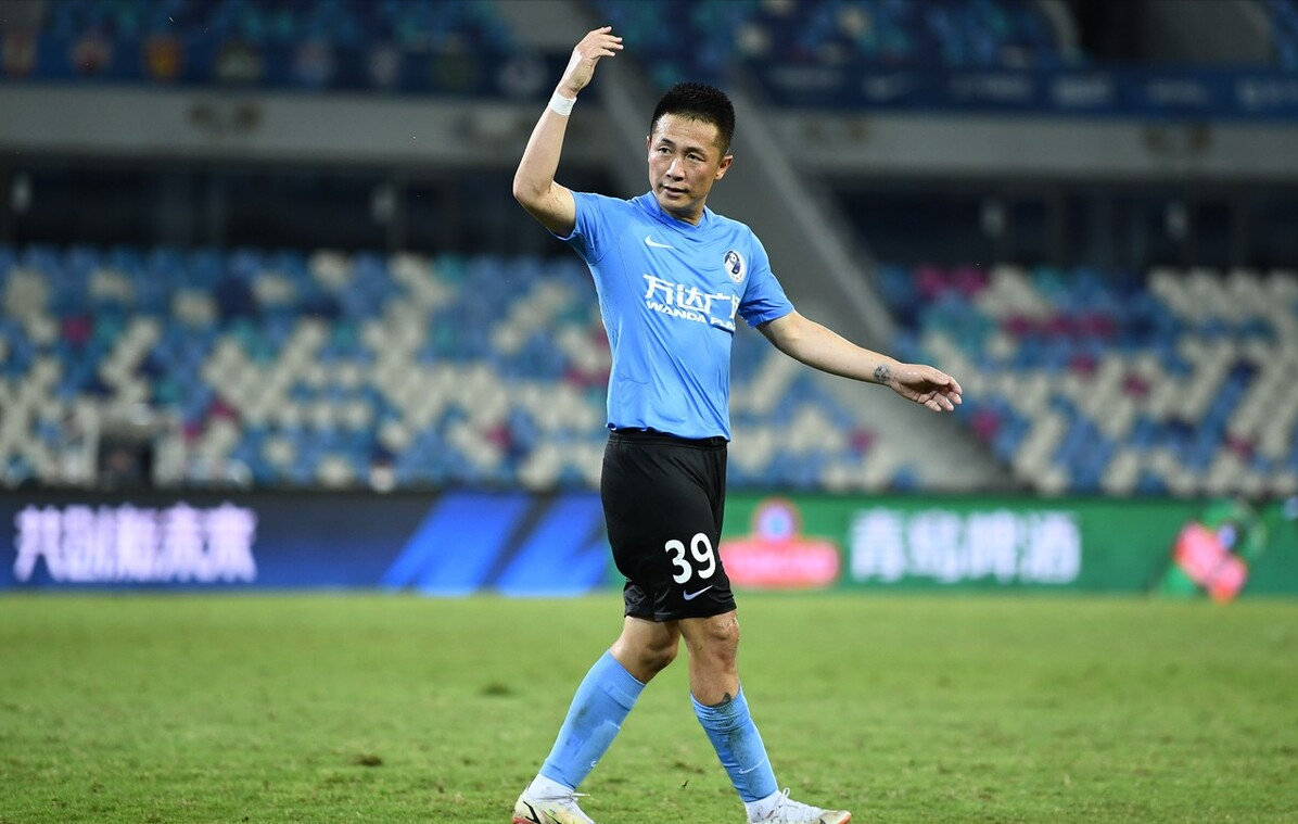 大连人客场胜河南嵩总,稳定排名第二位 大连人客场胜河南嵩总,稳定排名第二位