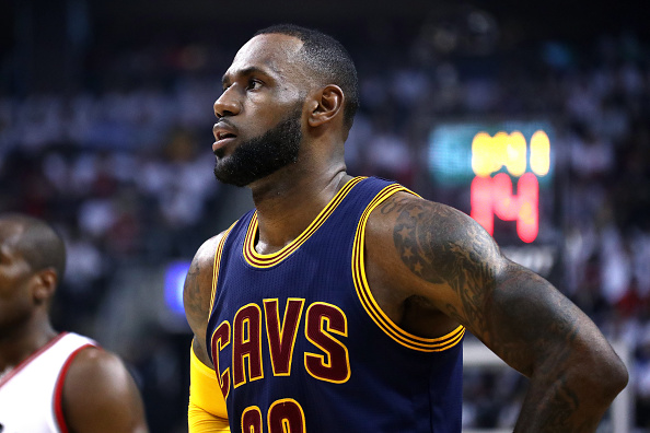 骑士横扫青岛队,周琦关键制胜 骑士横扫青岛队,周琦关键制胜