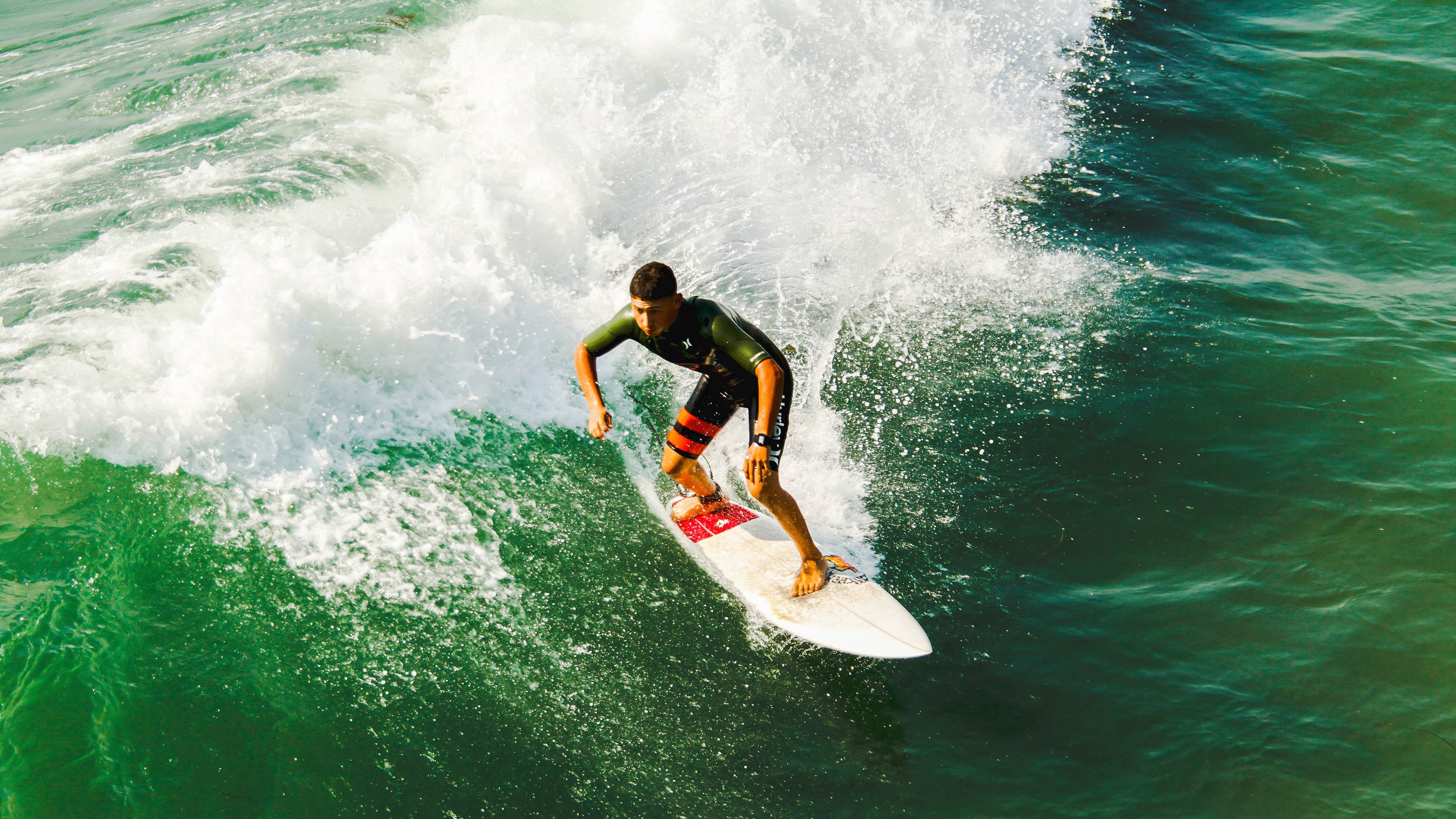当步行者跨海东征，东契奇在故土加冕，篮球世界从未如此紧密相连