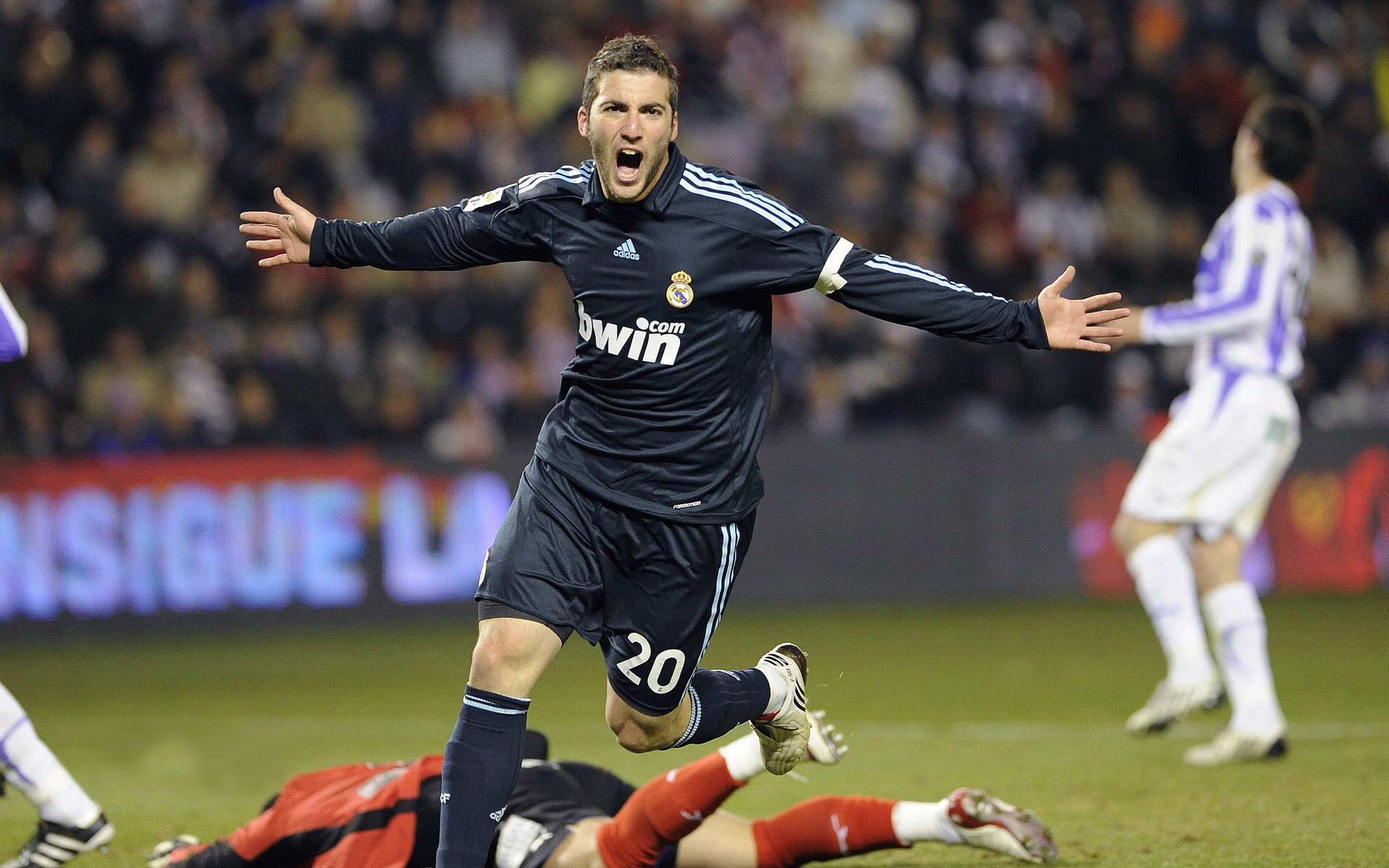 非典型性胜利，当皇家社会用俱乐部公式解开国家队谜题