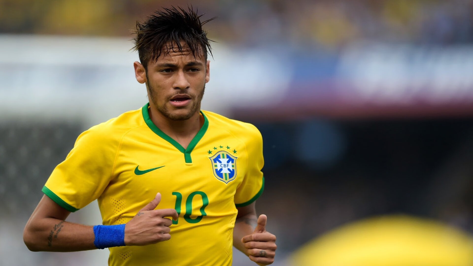 鏖战！佩雷兹绝境破纪录，红牛险胜迈凯伦